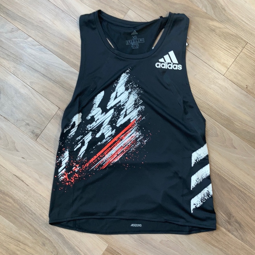 adidas sleeveless top athletic athleisure graphic print on top size XS